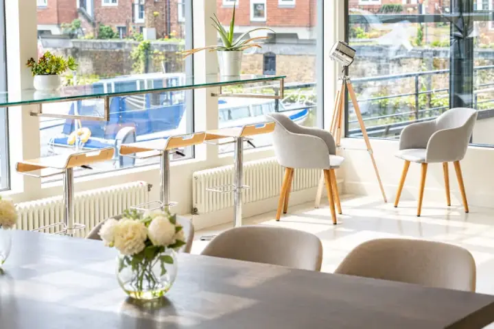 Britain's biggest houseboat in London Bridge – photo 10